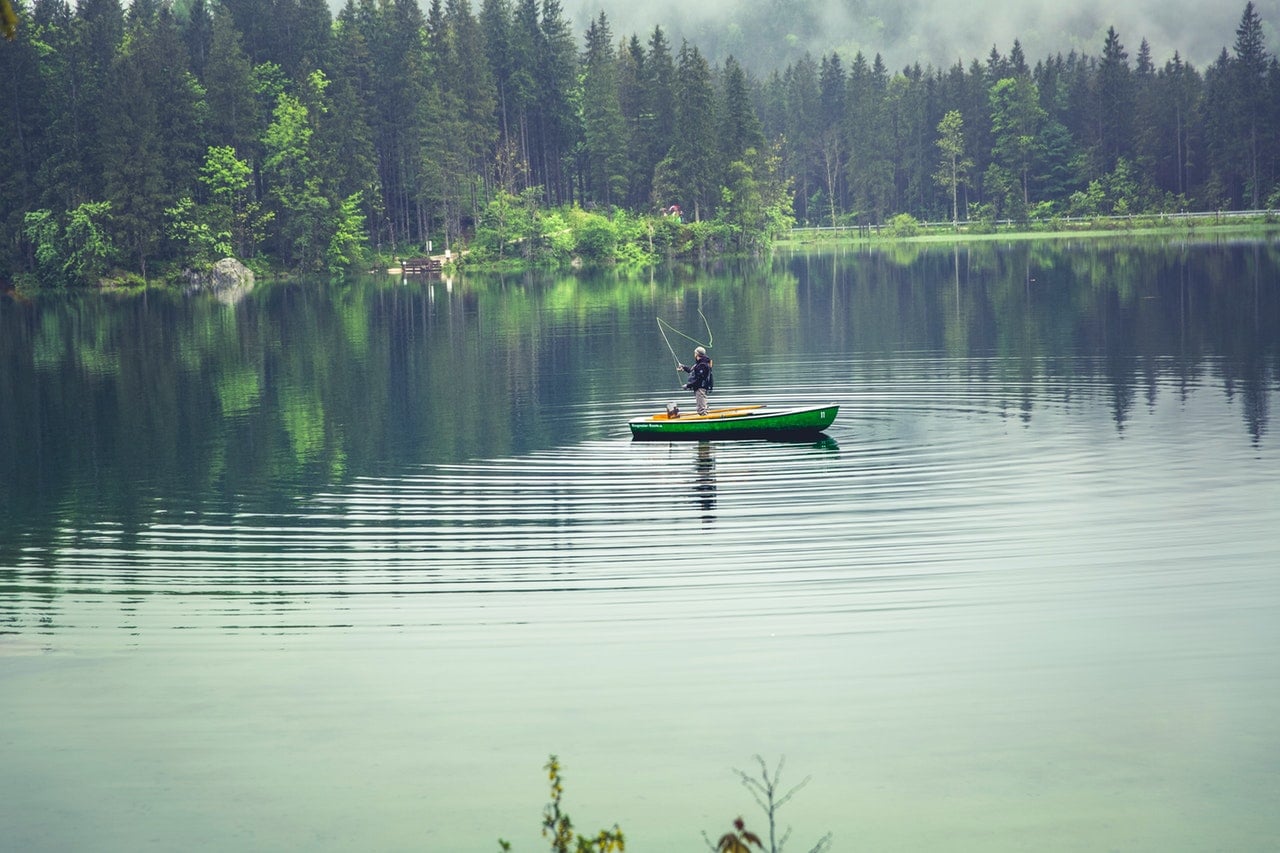 boat-fisherman-fishing-102730 boat-fisherman-fishing-102730